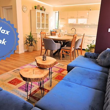 Central Single House With Parking-Top Location! Novalja Exteriör bild