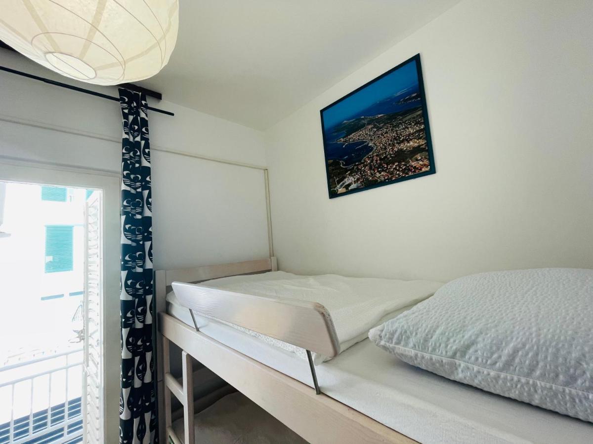 Central Single House With Parking-Top Location! Novalja Exteriör bild