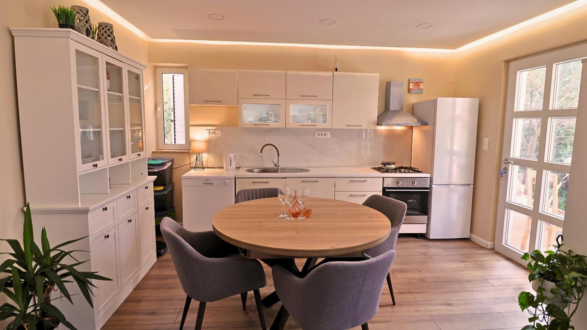 Central Single House With Parking-Top Location! Novalja Exteriör bild
